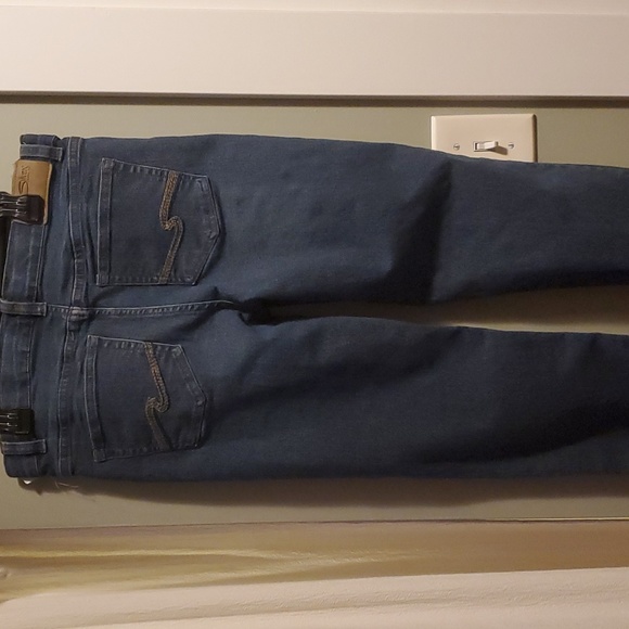 (3 For $20) Silver jeans junior - Picture 4 of 6